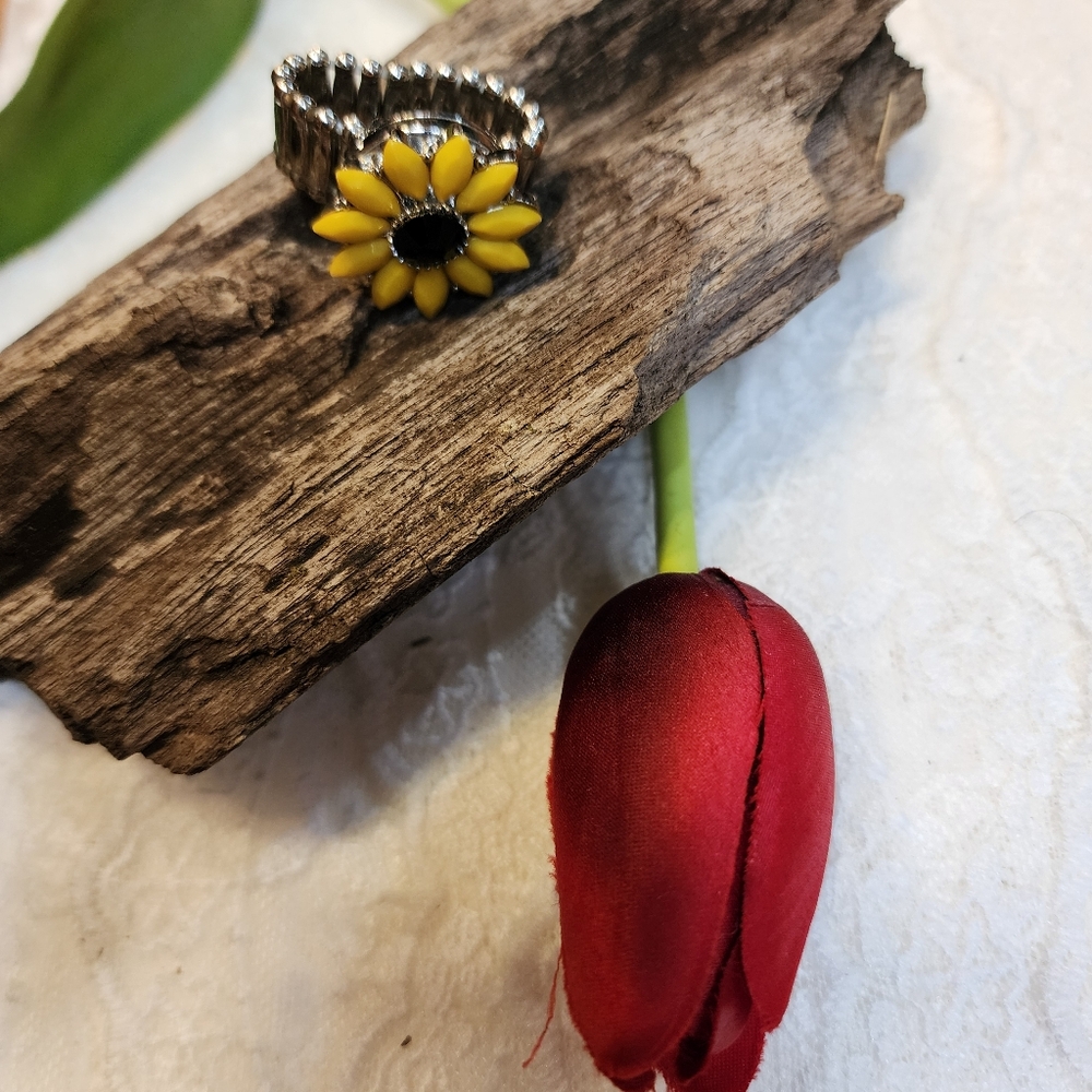 Sunflower Silver Toned Stretch Ring - image 2